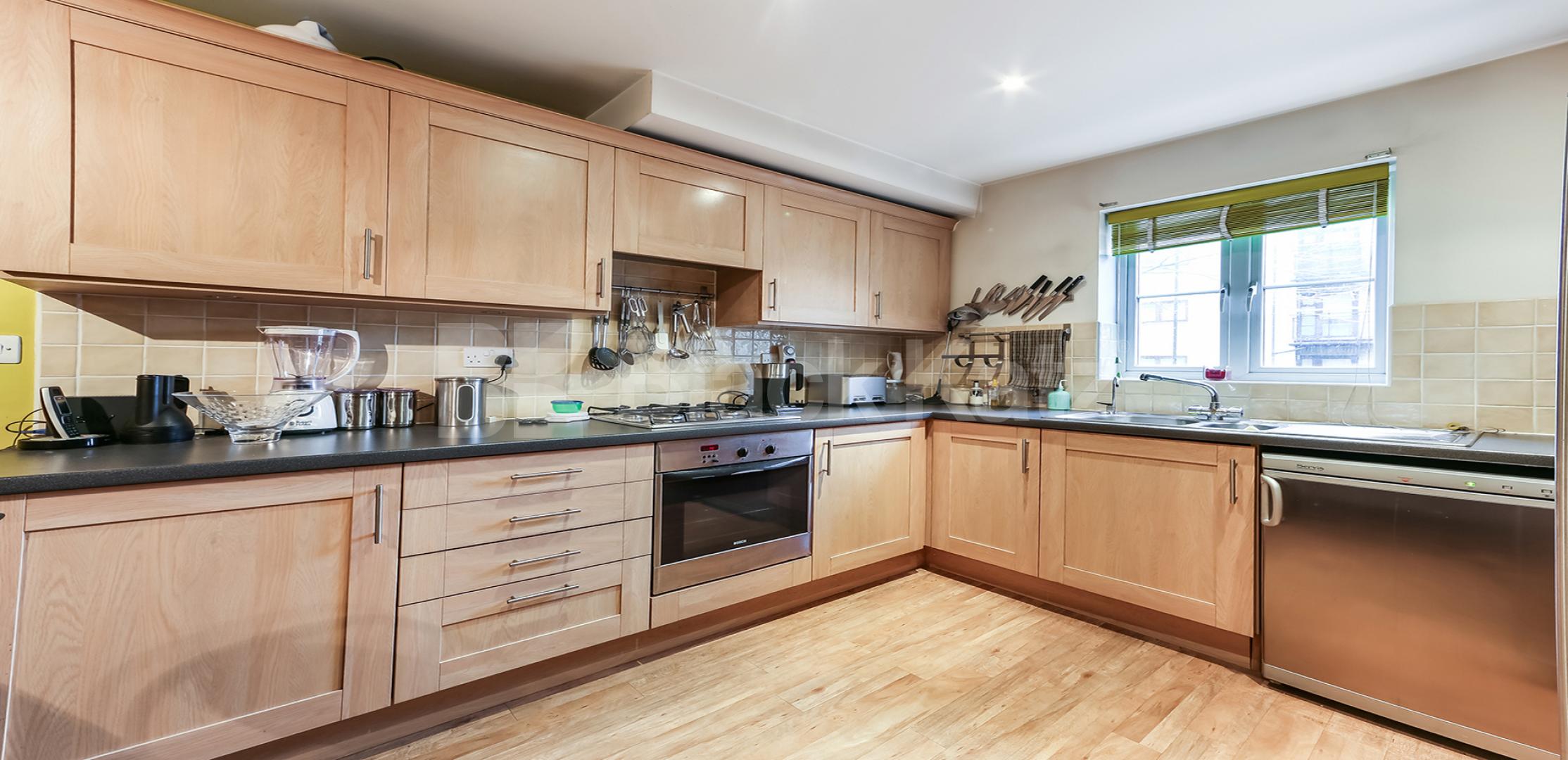 			NEW INSTRUCTION , 3 Bedroom, 1 bath, 1 reception House			 Kelly Avenue, Peckham Rye